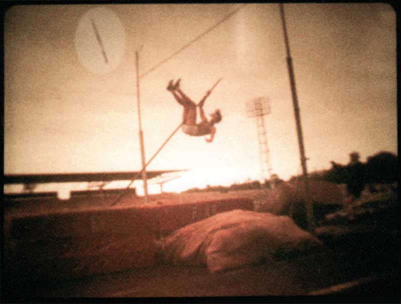 Ian Gawler's spectacular pole break! - &copy; AVFP P/L 2010